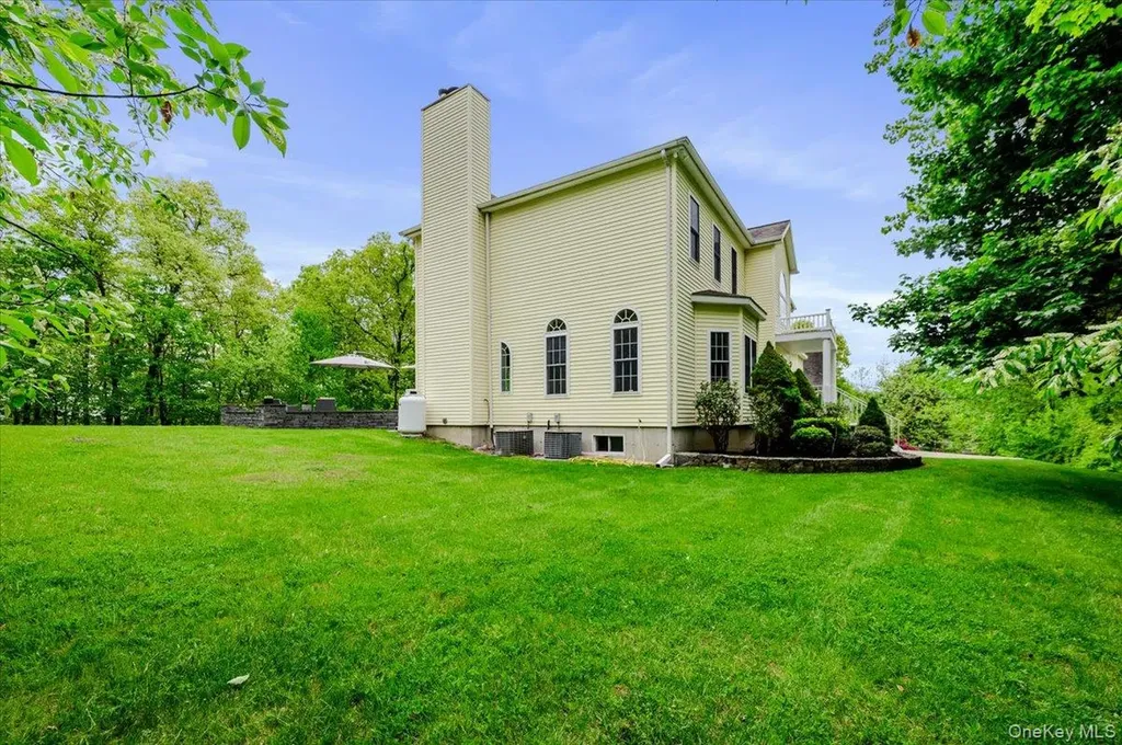 24 Muscoot Road E Mahopac NY 10541