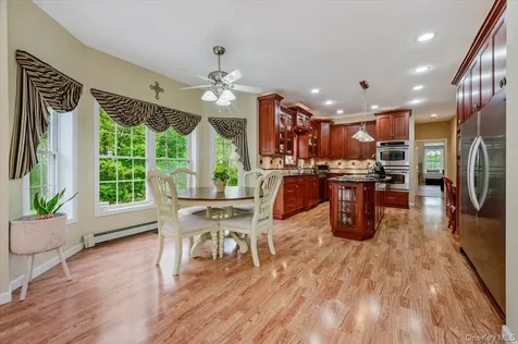 24 Muscoot Road E Mahopac NY 10541