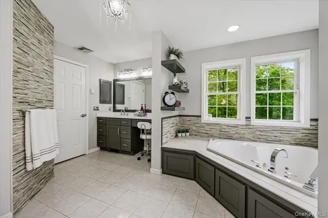 24 Muscoot Road E Mahopac NY 10541