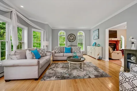 24 Muscoot Road E Mahopac NY 10541
