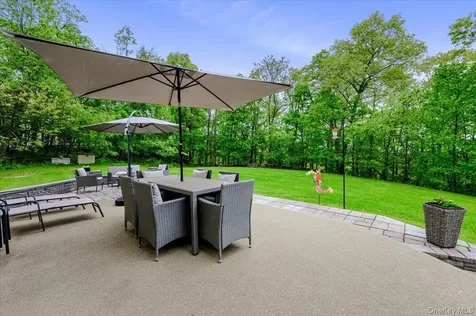 24 Muscoot Road E Mahopac NY 10541