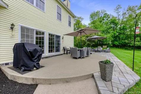24 Muscoot Road E Mahopac NY 10541