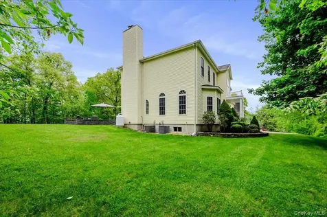 24 Muscoot Road E Mahopac NY 10541