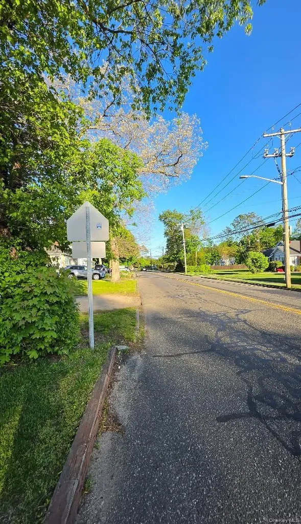 385 Half Hollow Road Deer Park NY 11729