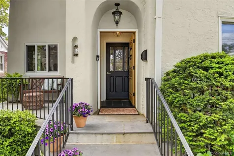 20 Raynor Avenue Mount Vernon NY 10552