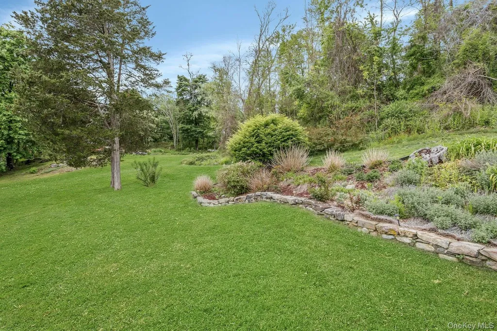 31 Spring Street S South Salem NY 10590