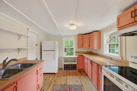 285 Morgan Hill Road Hurley NY 12443