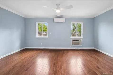 23 The Hamlet Pelham NY 10803