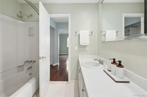 23 The Hamlet Pelham NY 10803