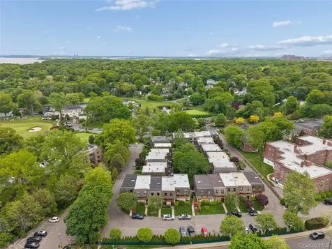 23 The Hamlet Pelham NY 10803