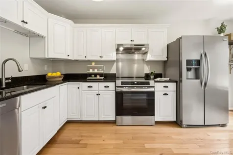 23 The Hamlet Pelham NY 10803