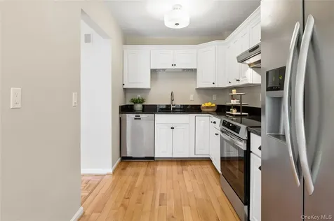 23 The Hamlet Pelham NY 10803