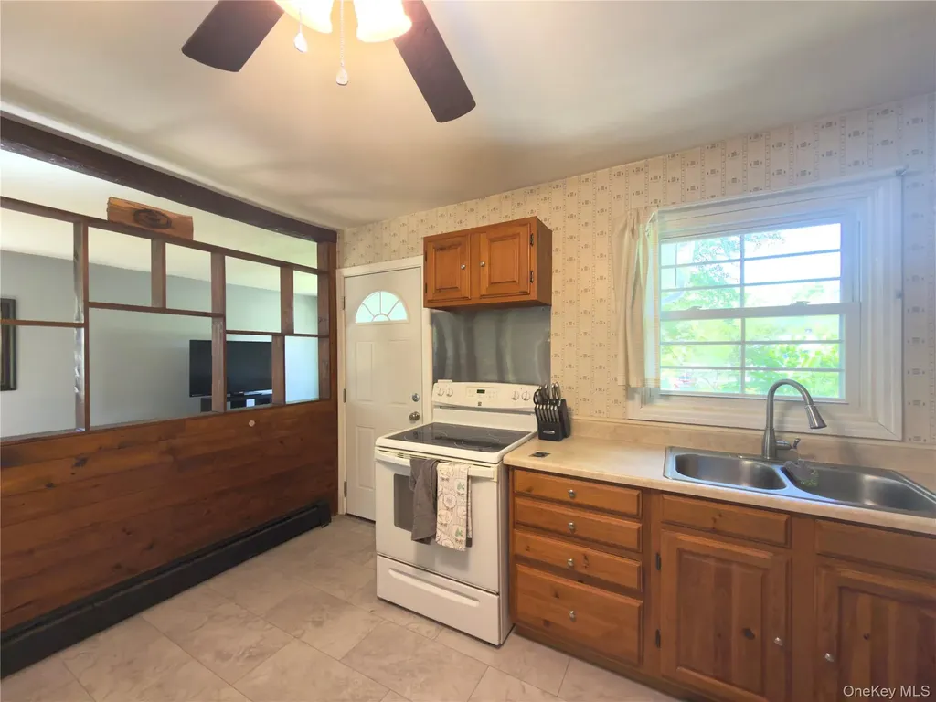 52 Holt Road Hyde Park NY 12538