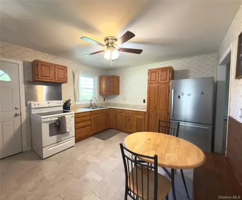 52 Holt Road Hyde Park NY 12538