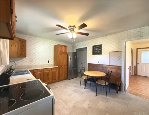 52 Holt Road Hyde Park NY 12538