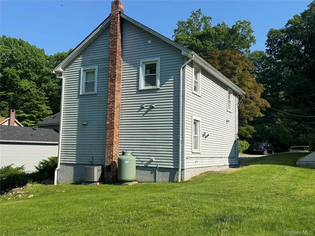 62 Whippoorwill Road E Armonk NY 10504