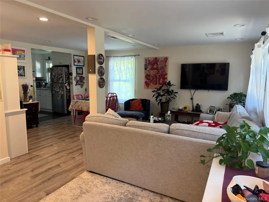 62 Whippoorwill Road E Armonk NY 10504