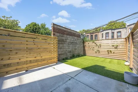 305 Sumpter Street Brooklyn NY 11233
