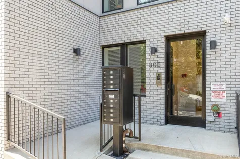 305 Sumpter Street Brooklyn NY 11233