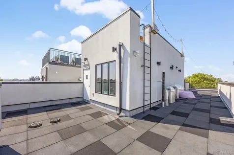 305 Sumpter Street Brooklyn NY 11233