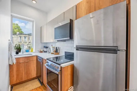 305 Sumpter Street Brooklyn NY 11233