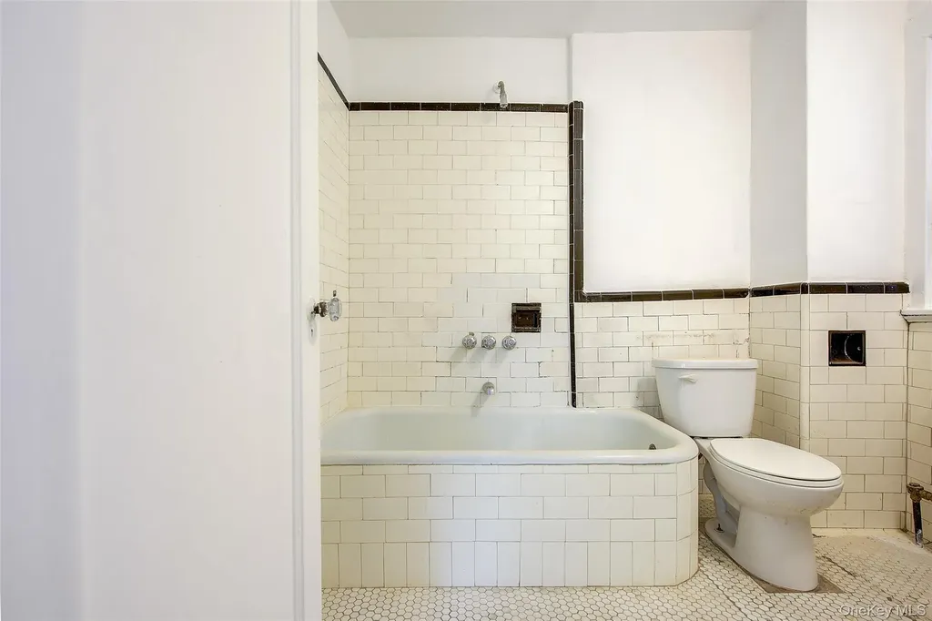 6 Burns Street Forest Hills NY 11375