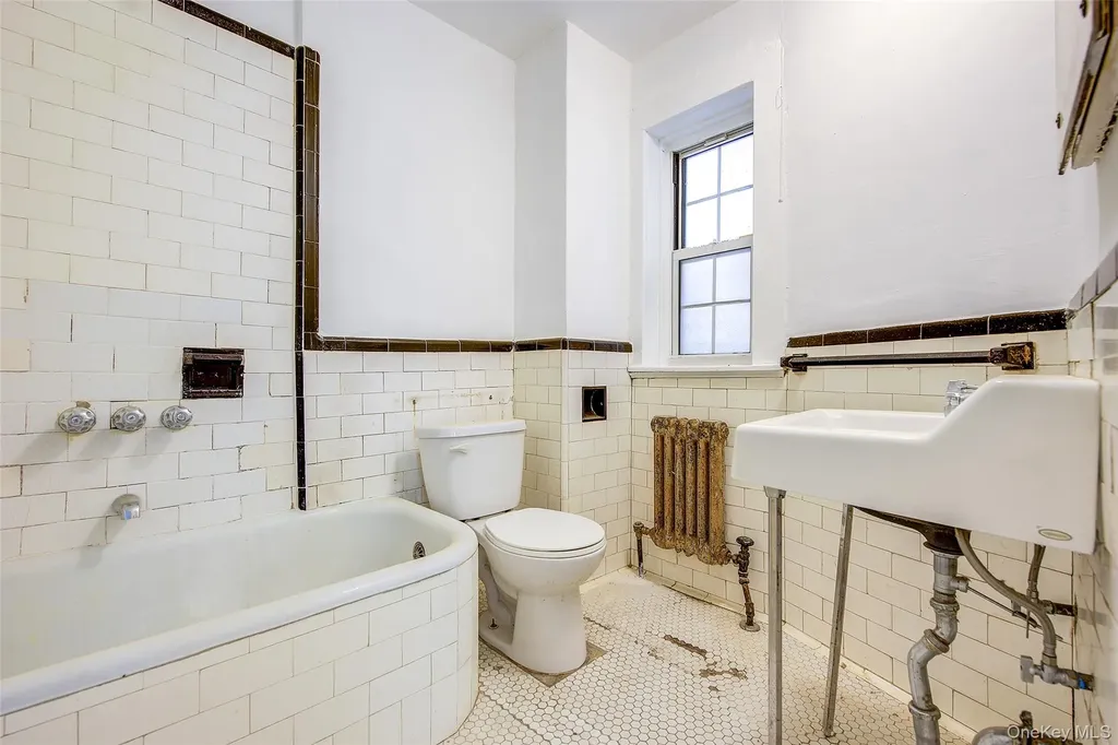 6 Burns Street Forest Hills NY 11375