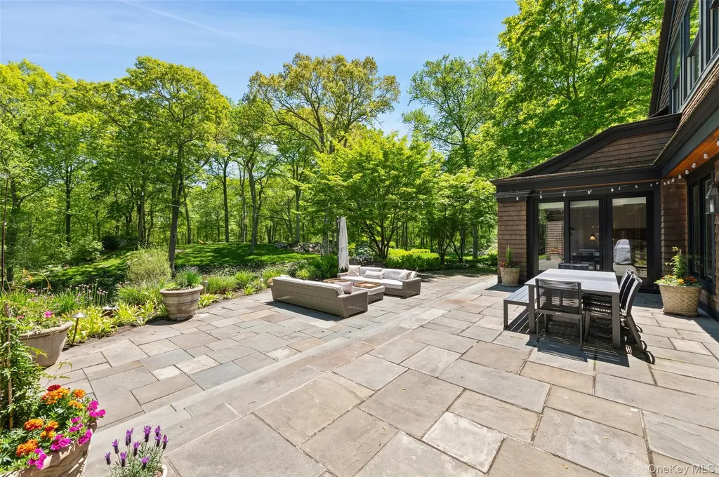 401 Pea Pond Road Katonah NY 10536