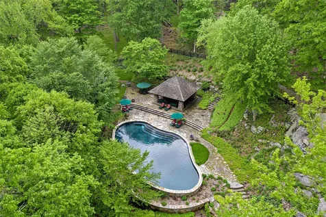 401 Pea Pond Road Katonah NY 10536
