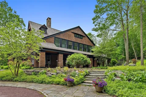 401 Pea Pond Road Katonah NY 10536