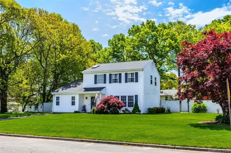 2 Blair Court Coram NY 11727