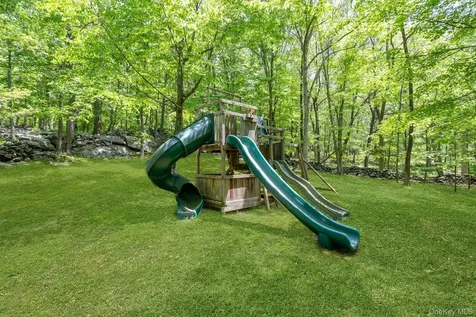 8 Woodland Road Bedford NY 10506