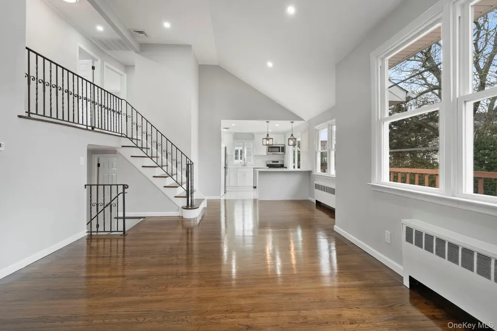2386 Hampton Avenue Seaford NY 11783