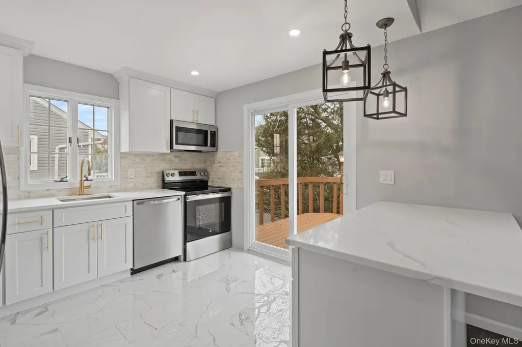 2386 Hampton Avenue Seaford NY 11783