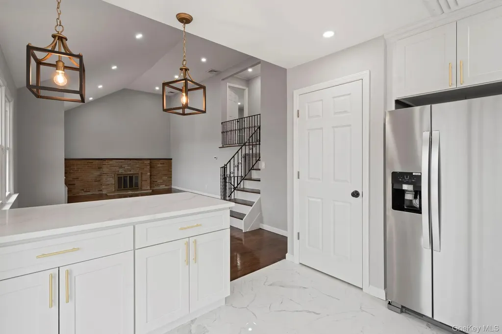 2386 Hampton Avenue Seaford NY 11783