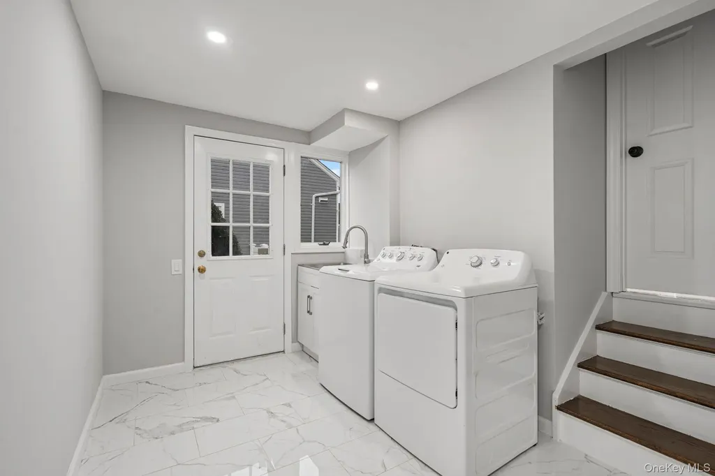 2386 Hampton Avenue Seaford NY 11783