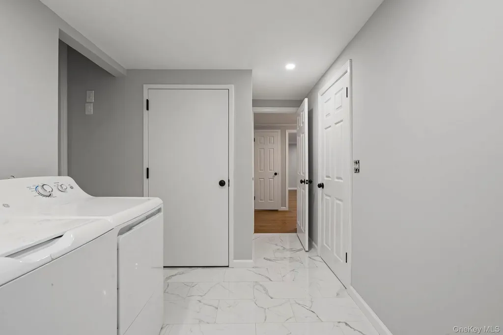 2386 Hampton Avenue Seaford NY 11783