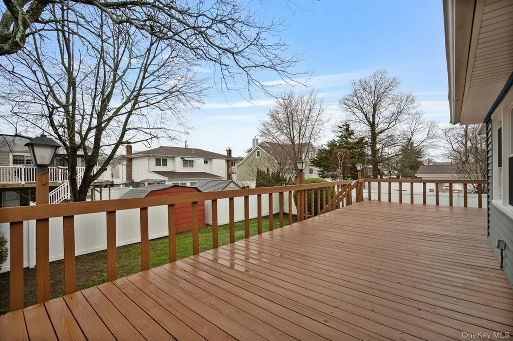 2386 Hampton Avenue Seaford NY 11783
