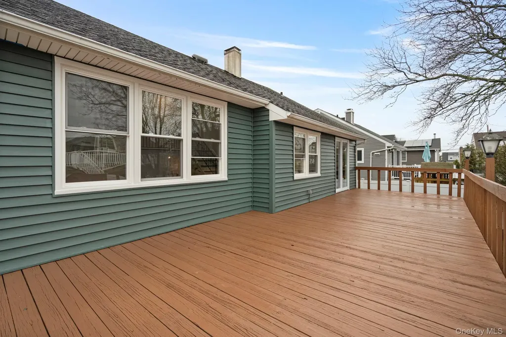 2386 Hampton Avenue Seaford NY 11783