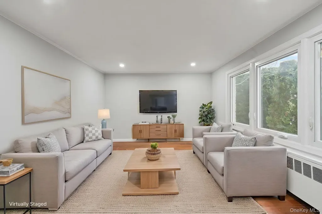2386 Hampton Avenue Seaford NY 11783