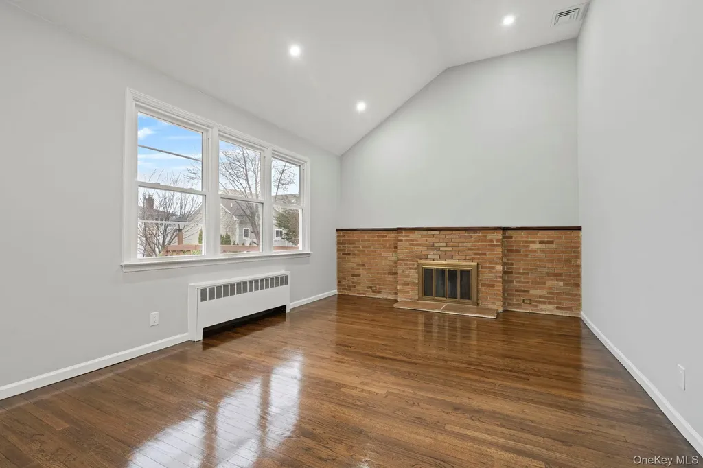 2386 Hampton Avenue Seaford NY 11783