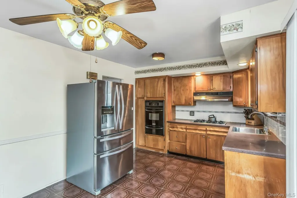 10825 Avenue N Brooklyn NY 11236