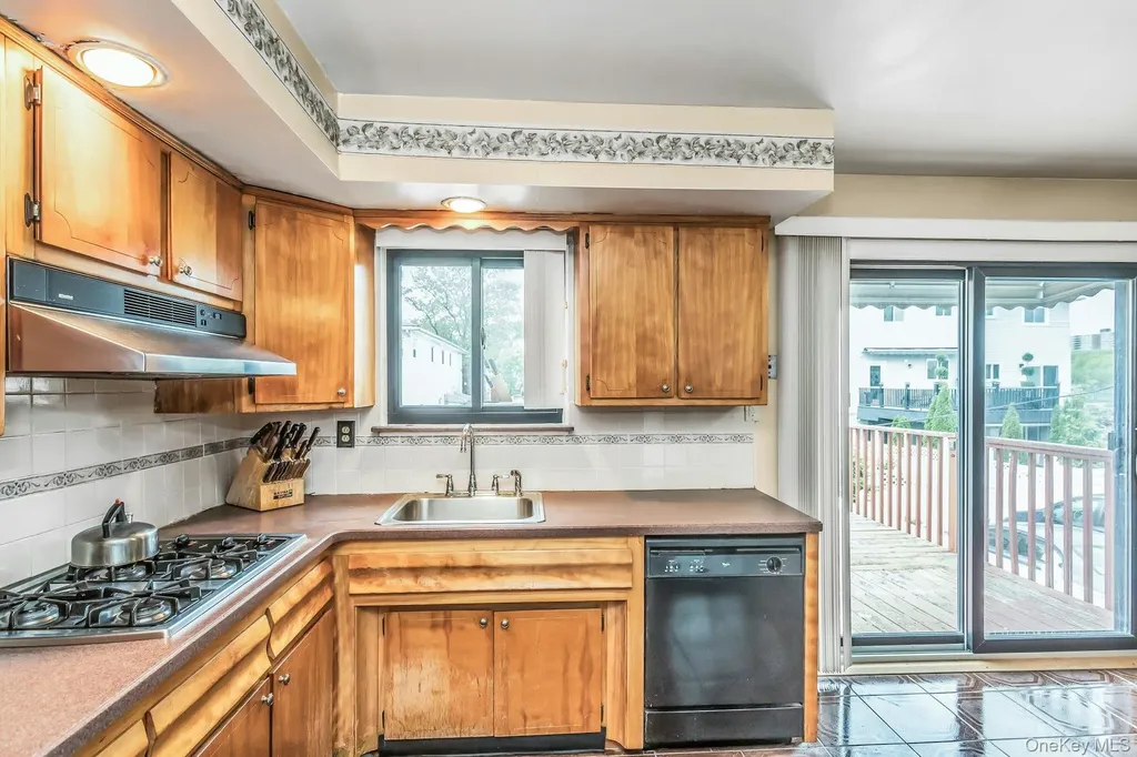 10825 Avenue N Brooklyn NY 11236