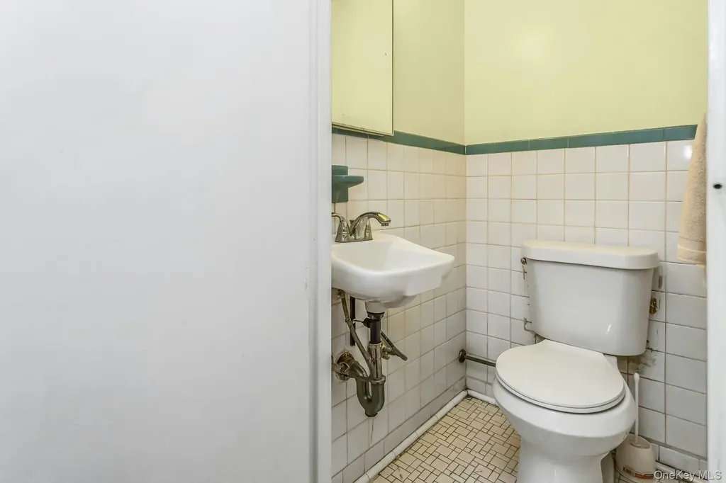 10825 Avenue N Brooklyn NY 11236