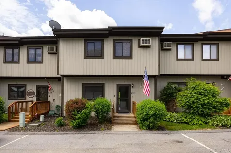 6103 Chelsea Cove N Hopewell Junction NY 12533