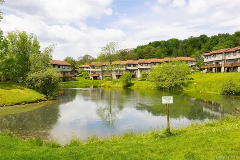6103 Chelsea Cove N Hopewell Junction NY 12533