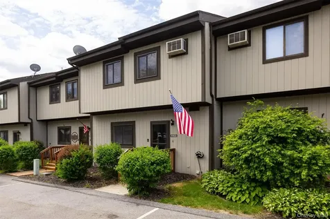 6103 Chelsea Cove N Hopewell Junction NY 12533