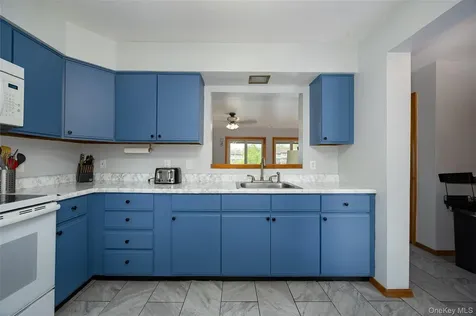 6103 Chelsea Cove N Hopewell Junction NY 12533