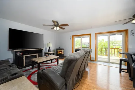 6103 Chelsea Cove N Hopewell Junction NY 12533