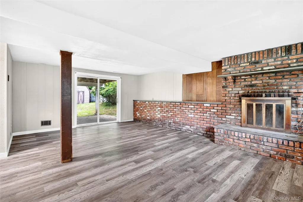 23 Marcy Lane Middletown NY 10941